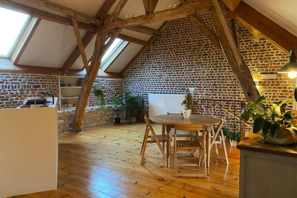 Charmant Appartement Dans Une Ancienne Ferme Nivelles Bagian luar foto