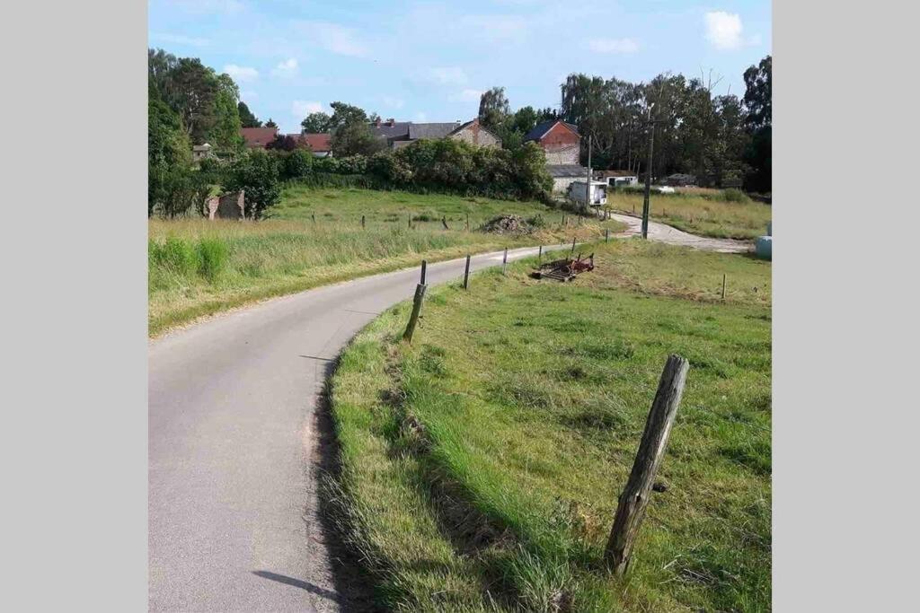 Charmant Appartement Dans Une Ancienne Ferme Nivelles Bagian luar foto