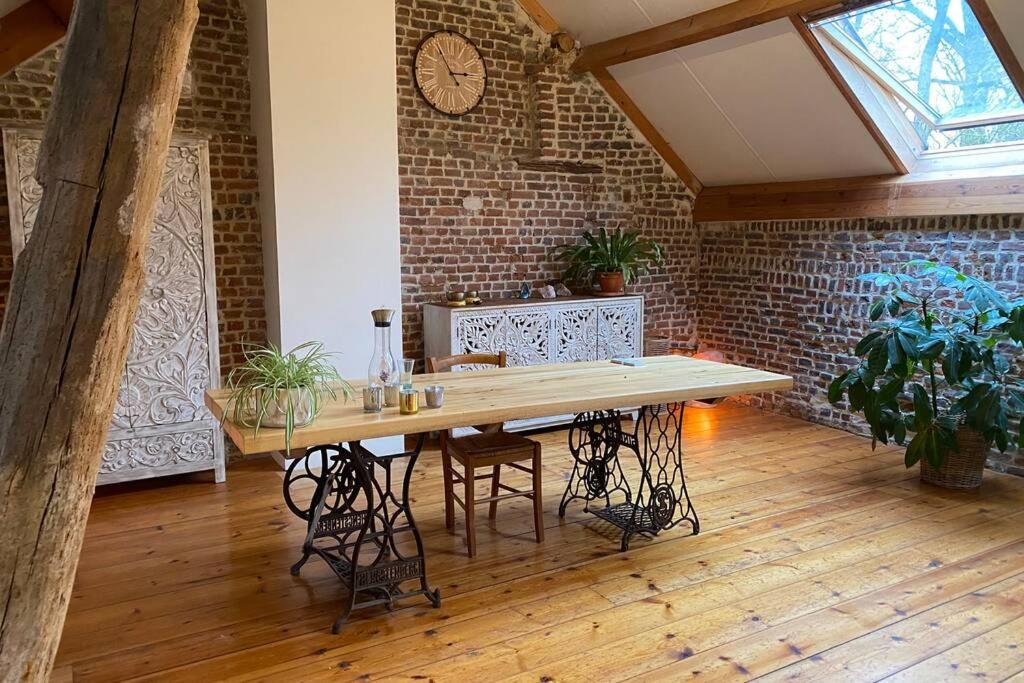 Charmant Appartement Dans Une Ancienne Ferme Nivelles Bagian luar foto